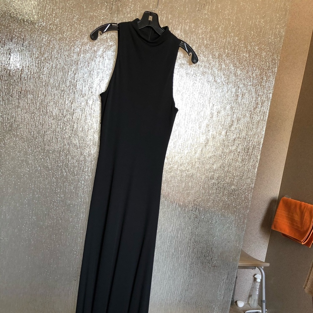 Full length sleeveless Black dress